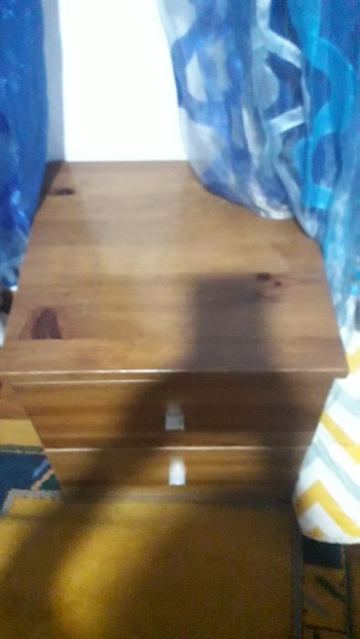 Móvel de cabeceira bonito e bom