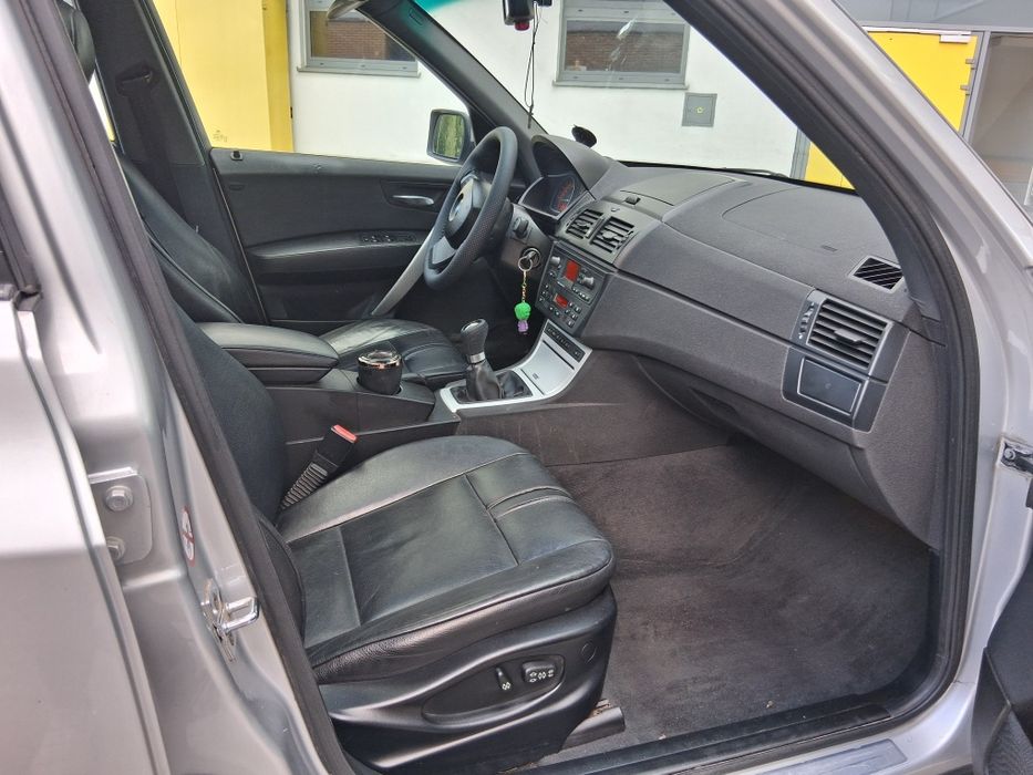 BMW X3 2005 rok 2 l diesel