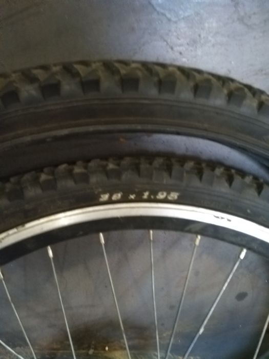 Переднє колесо велосипеда в зборі