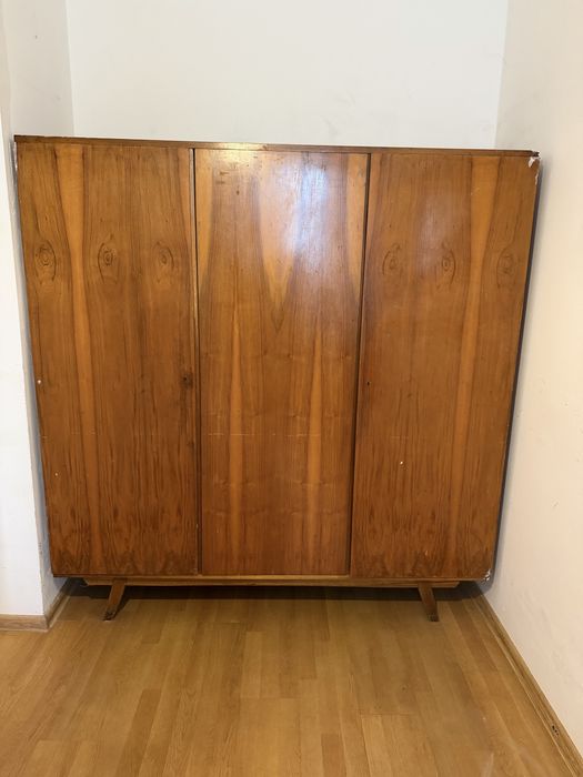 Szafa drewniana - stylowa i pojemna