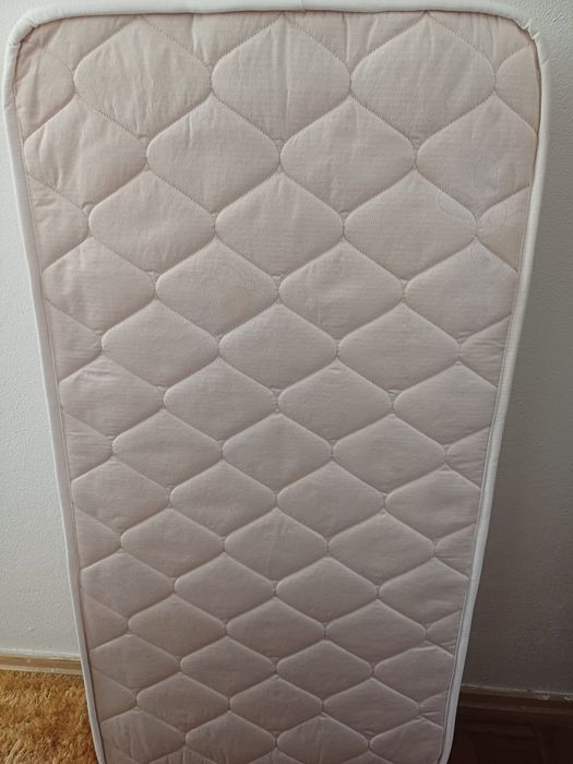 Cama de viagem e Colchão