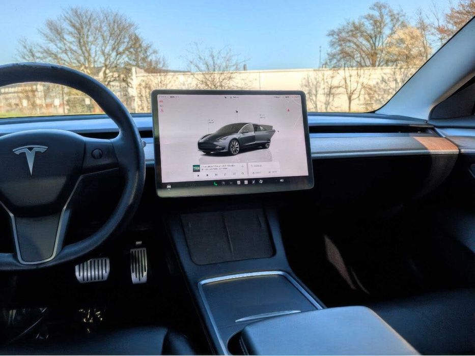 Tesla Model 3      2022