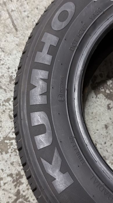 Pneus 175/65r13 Kumho Solus KH15 com 100% de piso