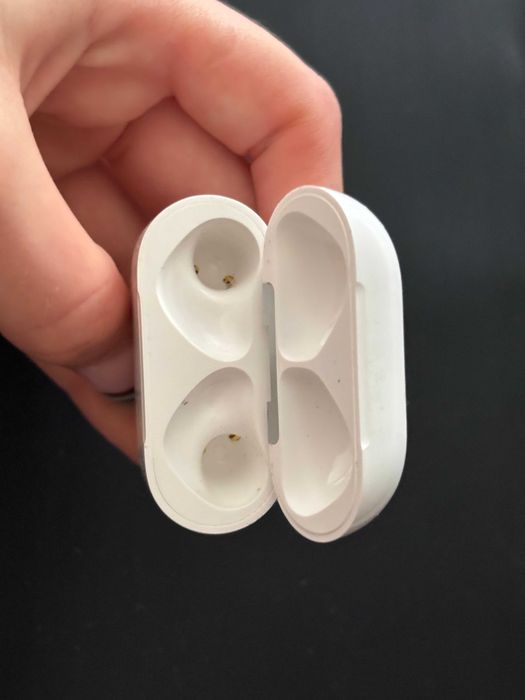 Oryginalne opakowanie Airpods 4 z trybem redukcji hałasu