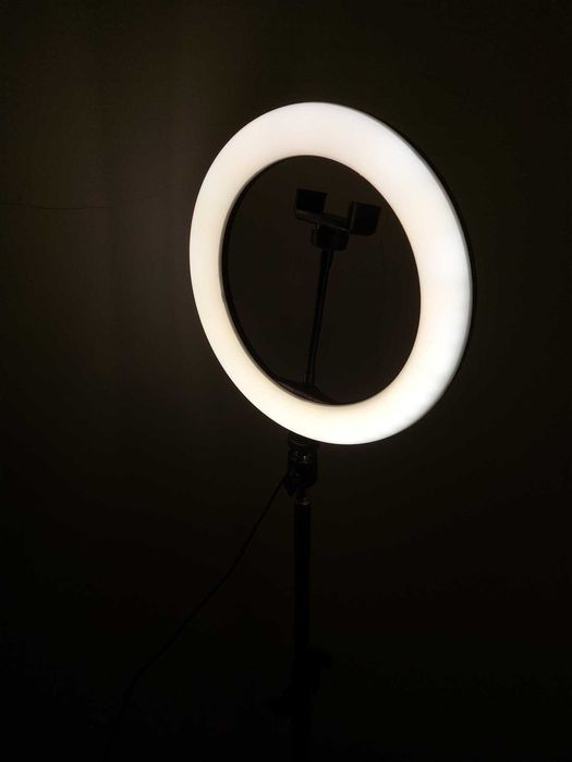 Ring Light LED com tripé regulável até 180cm