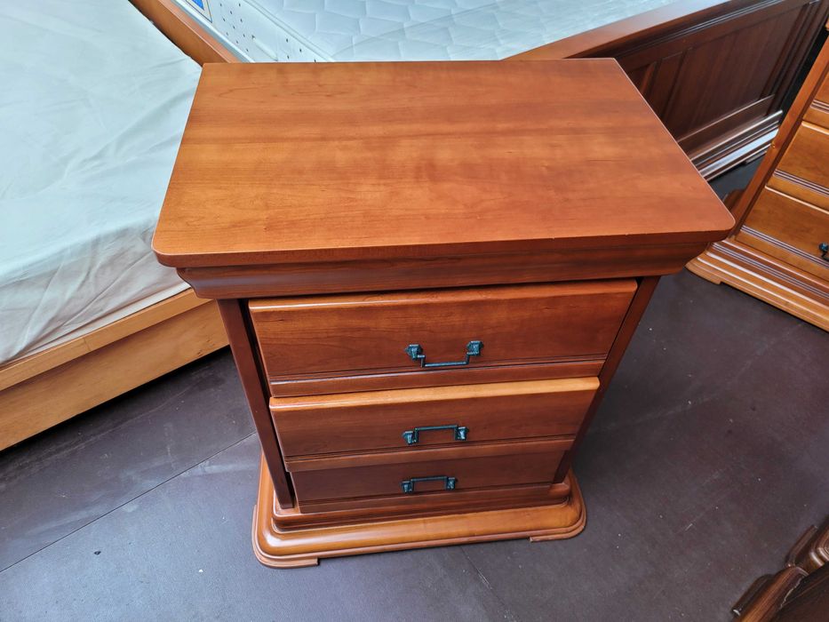 Excelentes mesas de cabeceira madeira maciça - Valor u64584264665987122