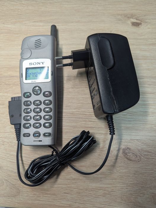 Telefon komórkowy Sony CMD-CD5 kompletny sprawny dla kolekcjonera