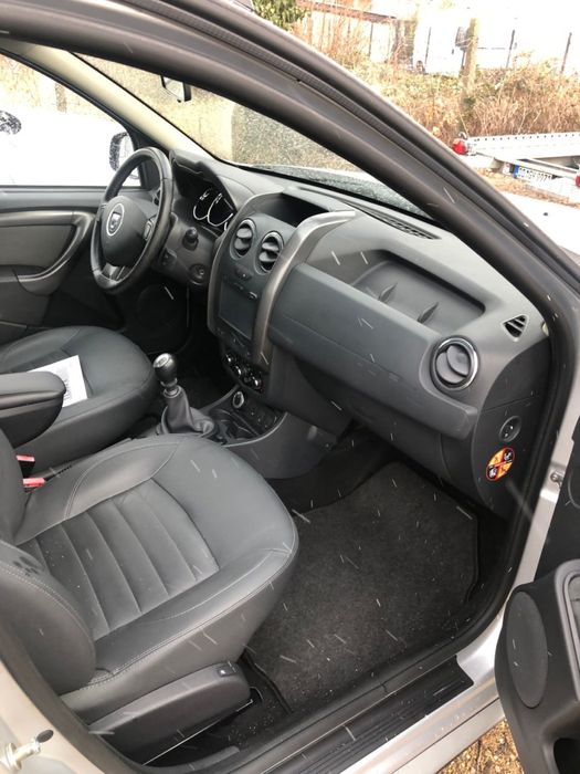 RENAULT DUSTER 1.6 бензин супер стан!