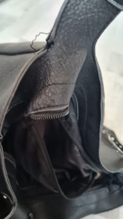 Czarna torebka na ramię