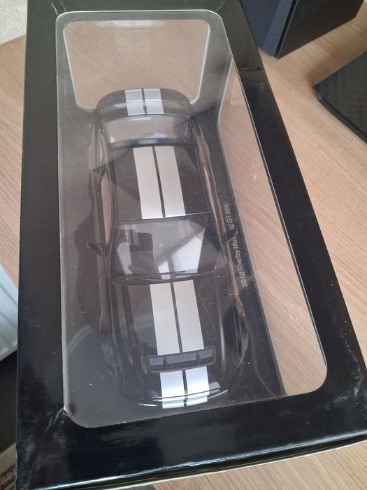Продам модель Autoart 2010 Shelby GT500 1/18