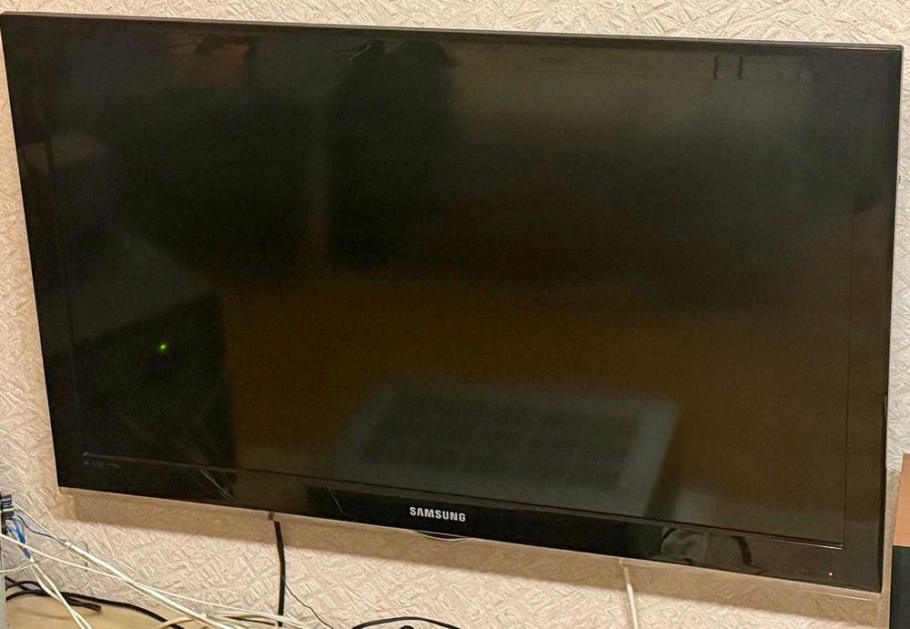 Телевизор Samsung 40 діагональ бу продам