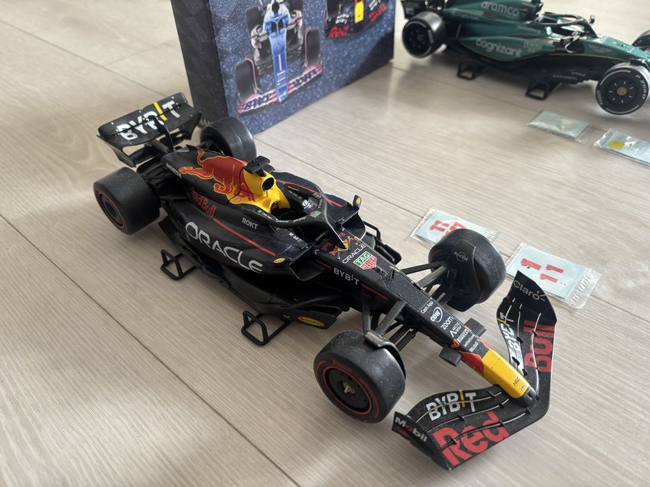 Vendo 2 Formula 1 escala 1/8