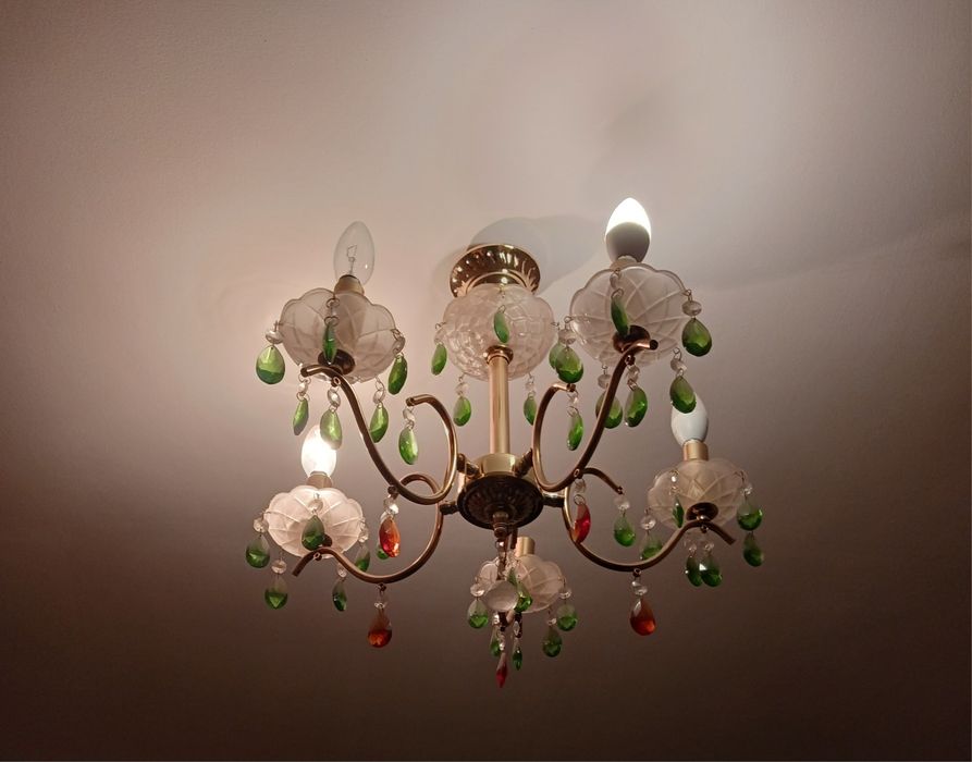 Люстра на 5 лампочок  гарна + 20 нових лампочок