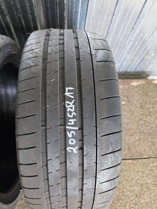 205/45ZR17 Michelin