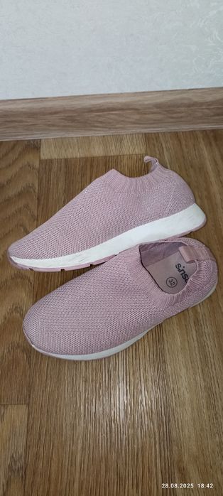 Продам б/в обувку, 32р