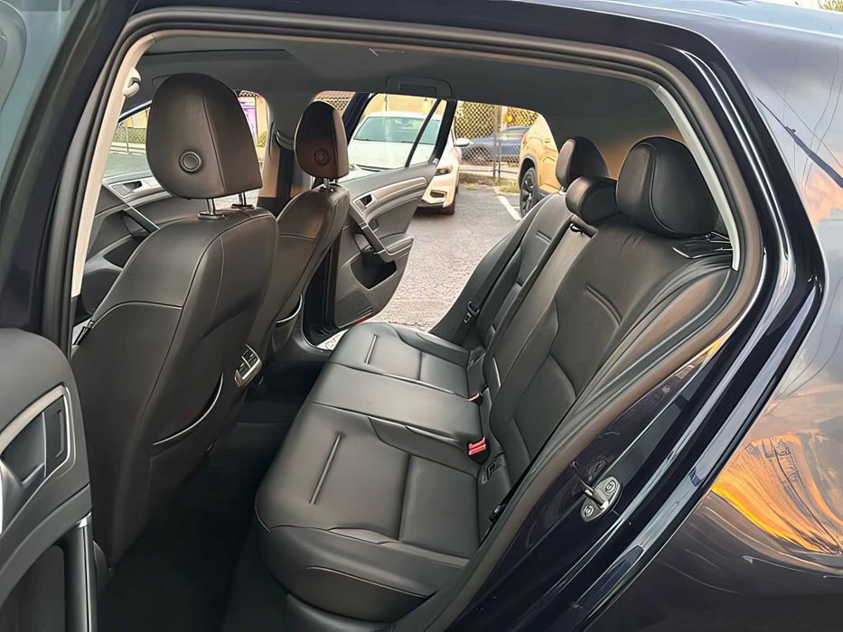 Volkswagen Golf      2015