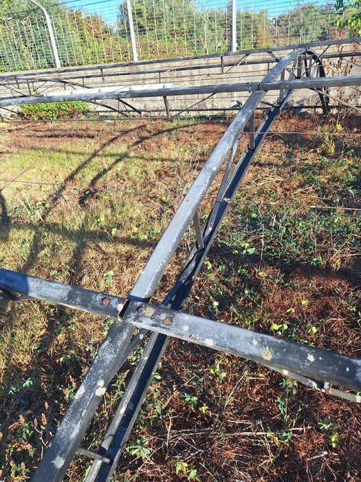 Perola em ferro para jardim