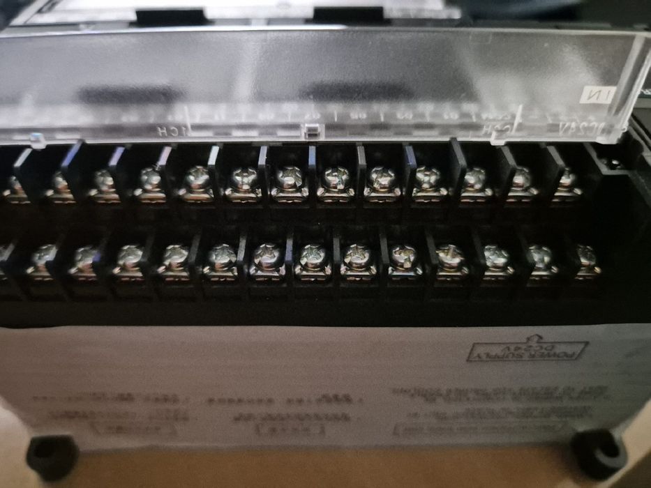 Sterownik omron CP1H-XA40DT1-D