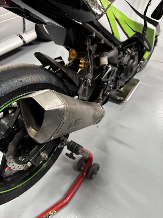 Kawasaki Ninja 400de Pista – Pronta a Correr! Full Extras