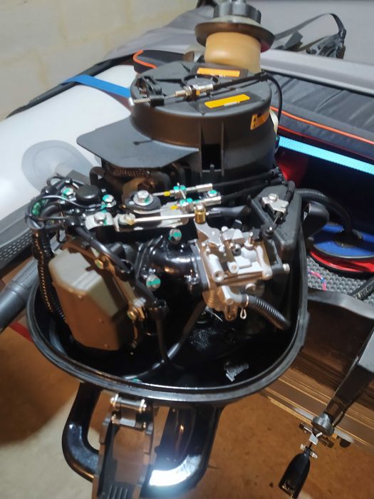 Двигун на човен Hidea