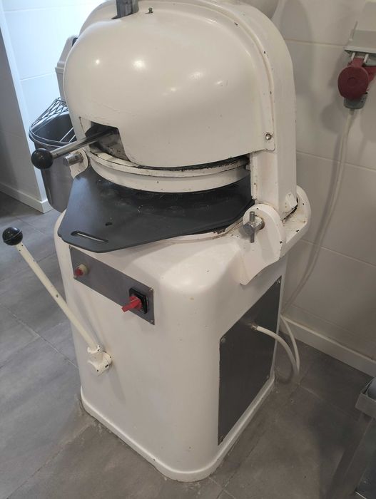 Divisora de pão usada