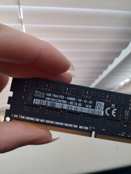 Оперативна пам'ять для пк SK Hynix 4Gb DDR3-1866 PC3-14900R (HMT451R7A