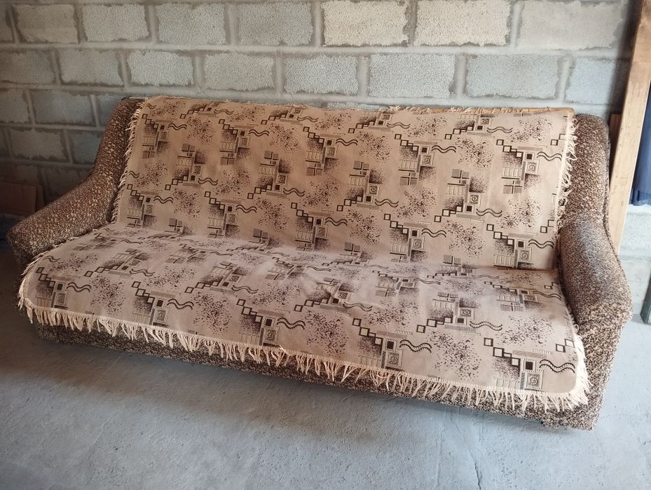 Продам розкладний диван.