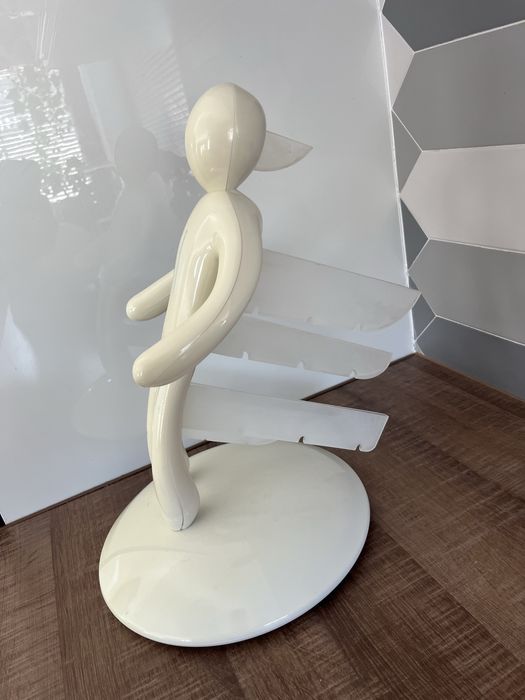 Stojak na noże - czlowiek - biały - używany - bez noży