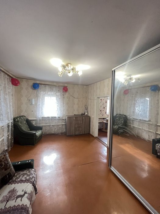 Продаж будинку м. Верхівцеве з гаражем в центрі СЕРТИФІКАТ