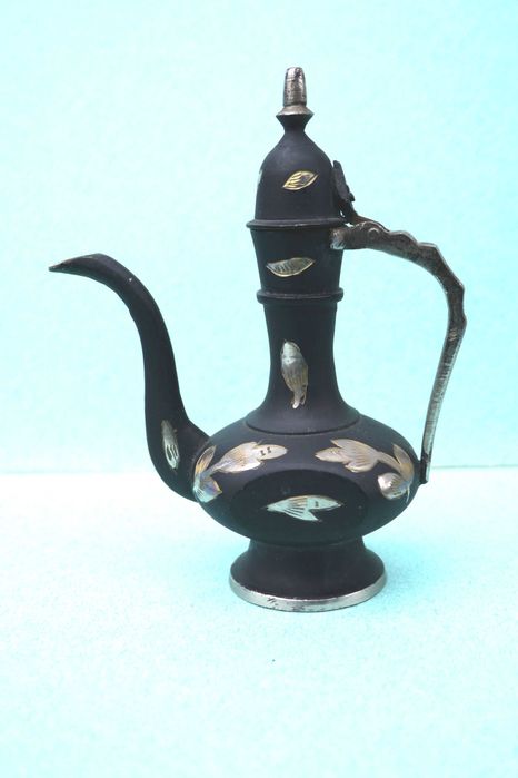 Кувшин декоративный