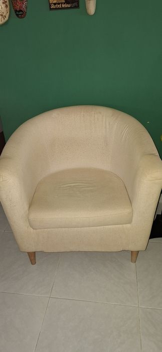 Conjunto de 2 poltronas em cor cru