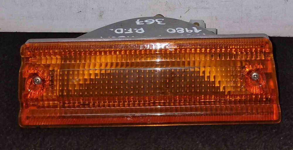 Pisca Frente Direito NISSAN DATSUN 180B (PL810) ano 1980