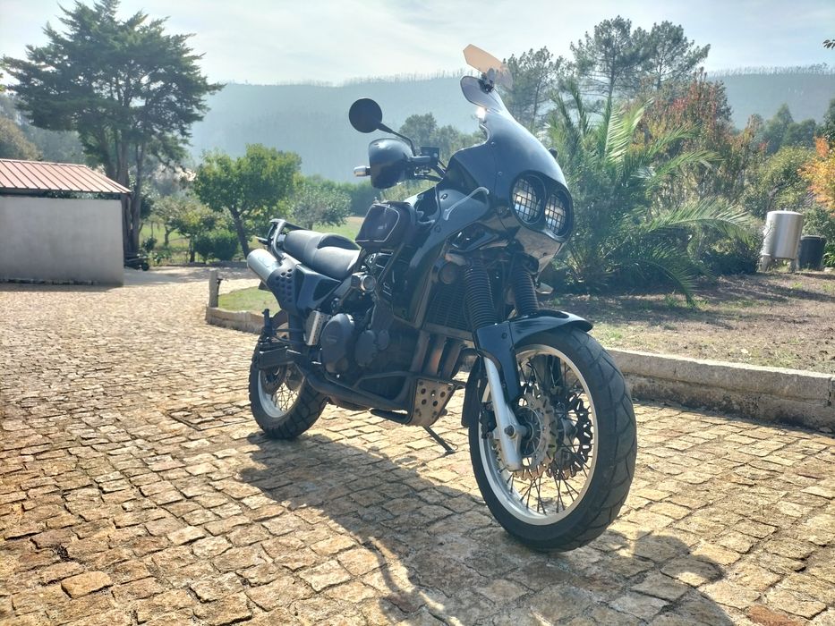 Triumph tiger 900