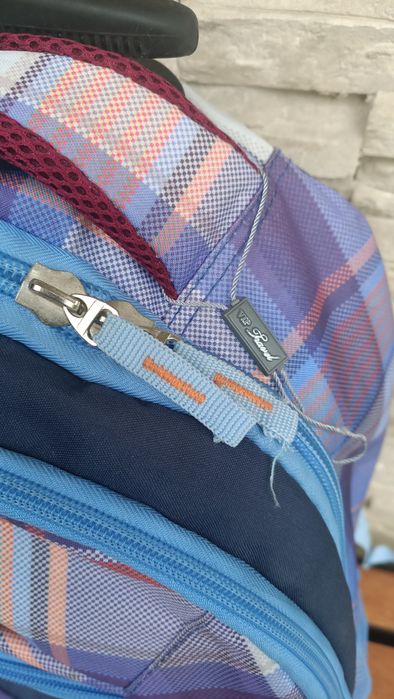 wesoła krateczka duży plecak szkolny turystyczny na kółkach