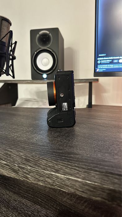 Sony a7iv + Cage Smallrig + Lente Retro