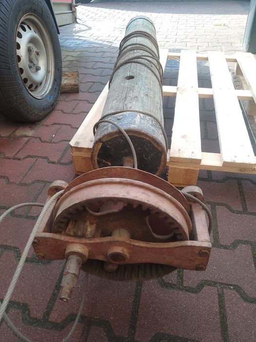 Wał do trójnóga studni