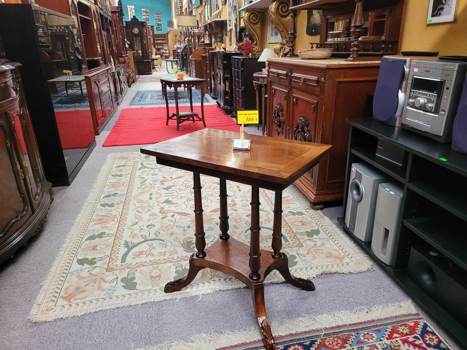 Vintage Wooden Side Table – Excellent Overall Condition