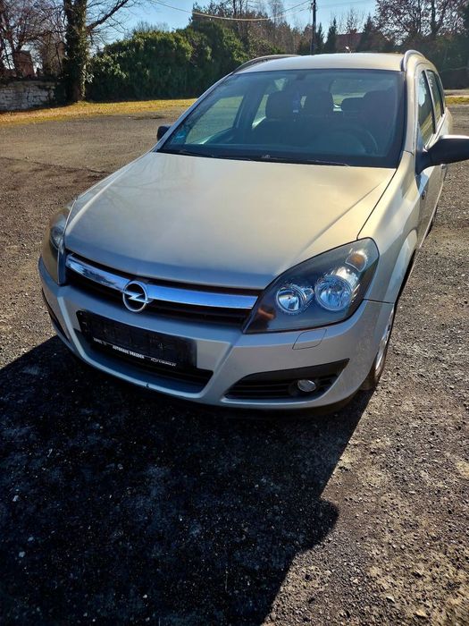 Opel Astra Astra H z fajnym silnikiem 1.6