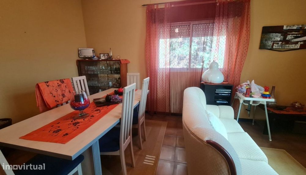 Venda Moradia V2, Tresouras, Baião
