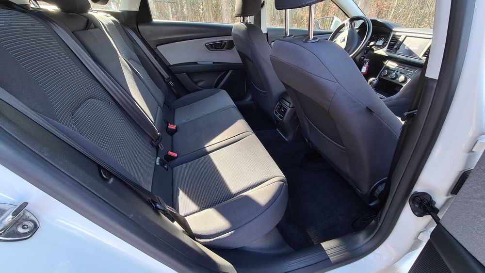 Wynajem Seat Leon kombi 2018 1,6 TDI 110KM
