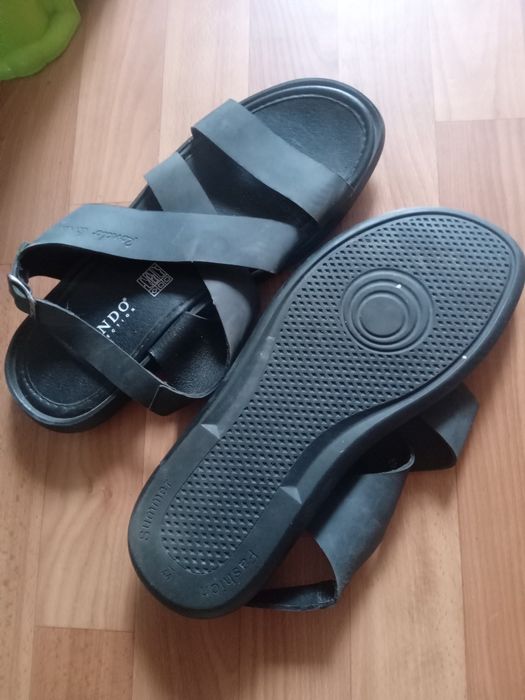 Сандалі 44розмір