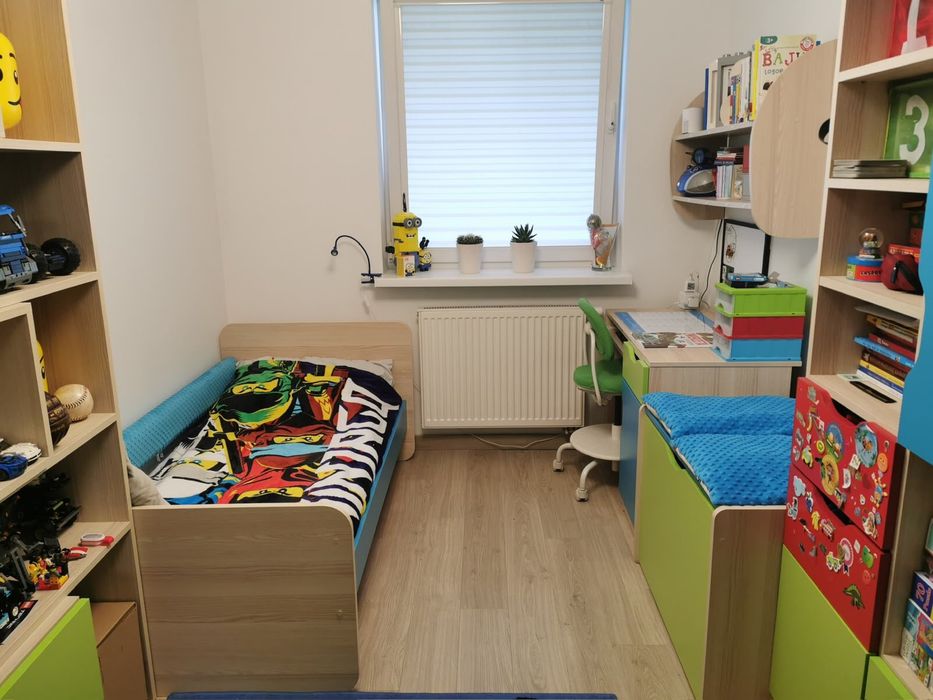 Komplet mebli dla dziecka, funkcjonalny, w bardzo dobrym stanie!