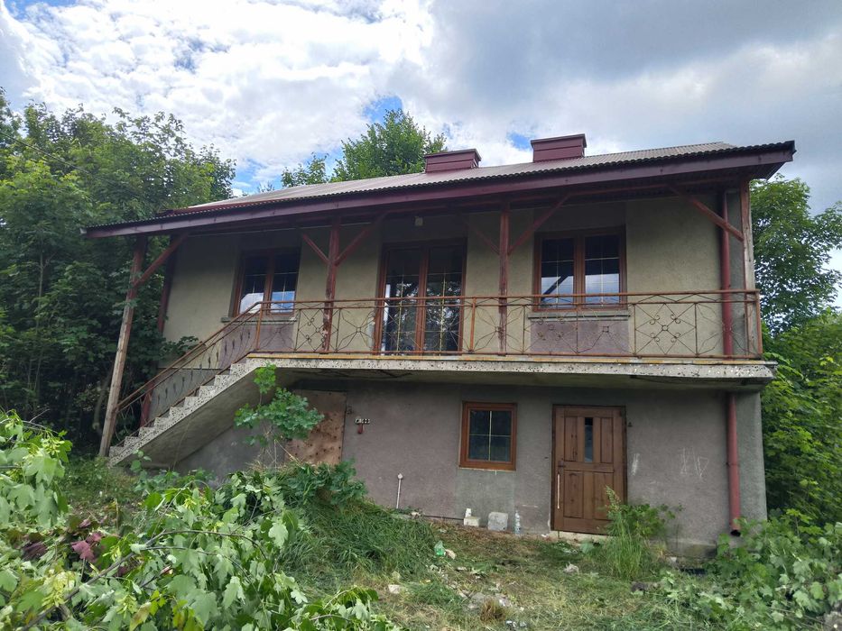 Murowany dom na sprzedaż w Iwaniskach - Widok 2