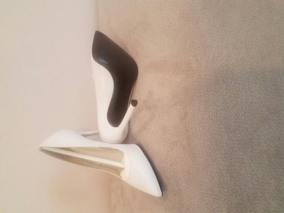Saltos altos de luxo Stuard Wetizman nr37 brancos preço da loja 325eur