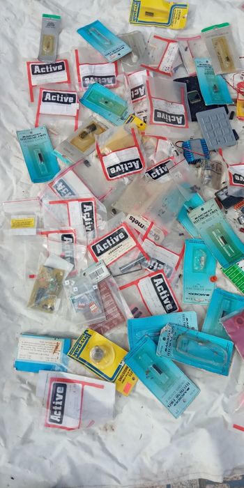 Resistors and Capacitors64586163776131121