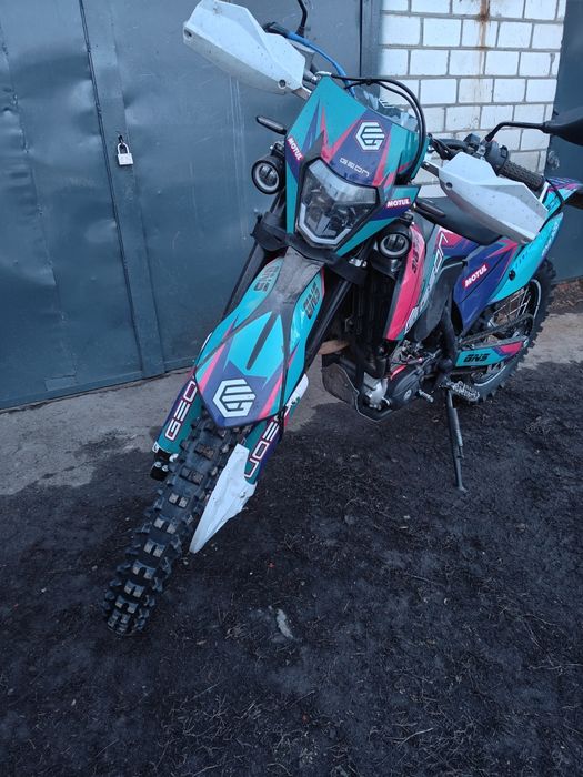 Продам мотоцикл Geon Dakar GNS 300R