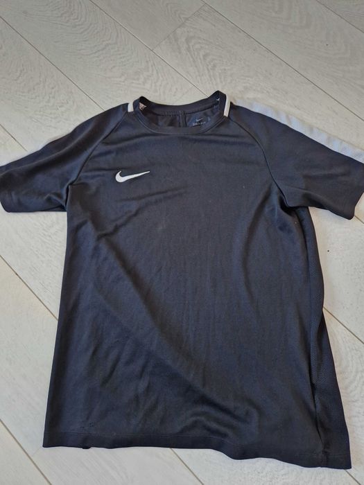 Sprzedam koszulę dziecięcą Nike