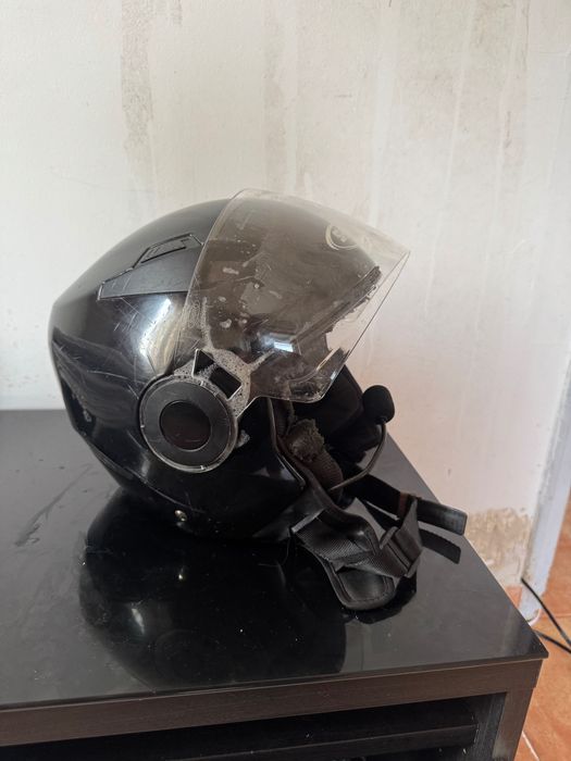Capacete de mota com auricular Bluetooth