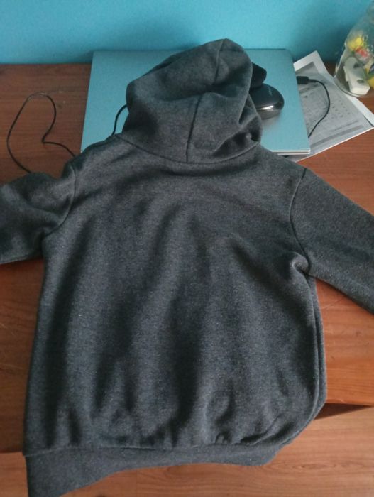 Sweat com capuz 8Anos