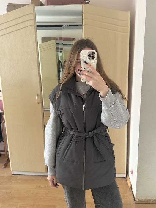 Жилет у кольорі графіт el.milas.brand
